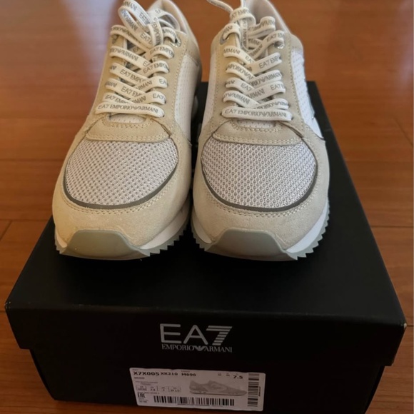 EmporioArmani Woman’s sports  shoes - Picture 1 of 3
